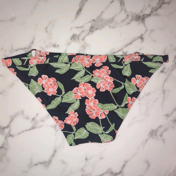👙L Floral Bikini Bottom - Picture 4 of 8